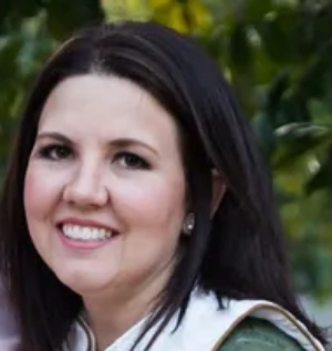 Photo of Kendra Larsen